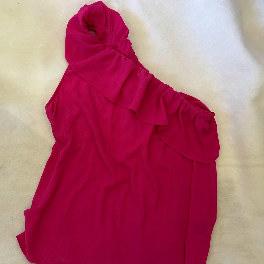 One shoulder ruffle fuschia top